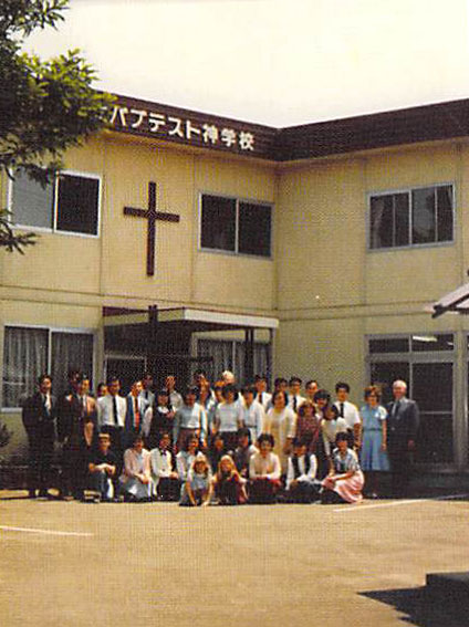 アフリカ、ロシア、南アフリカ、アジアの各地にまで